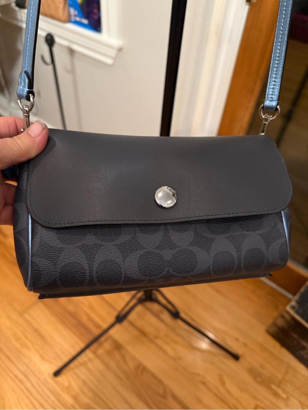Coach Reversible - Picture 10 of 11